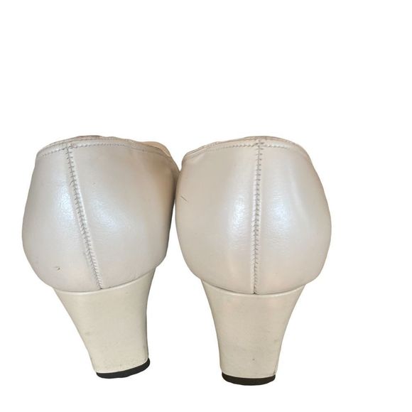 Natural sport made in Canada cream and yellow 2.5 inch heel shoes size 7.5 - Picture 3 of 6